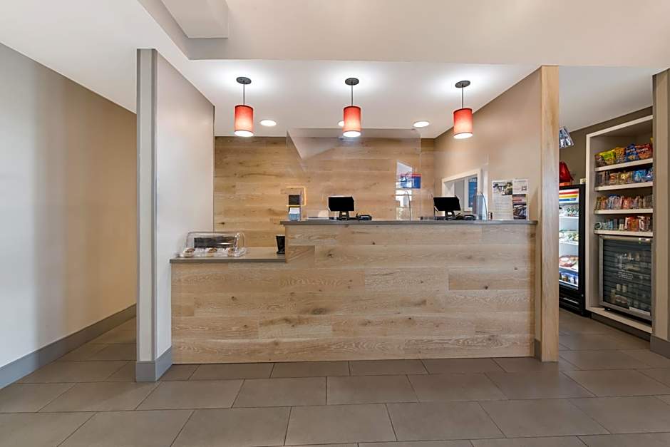 Country Inn & Suites by Radisson, Wichita East, KS