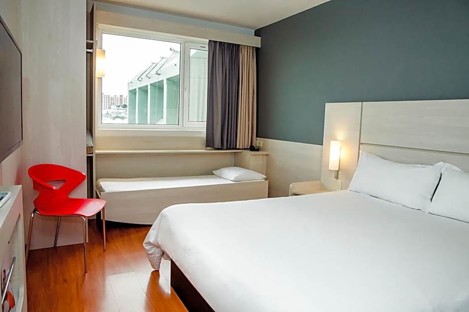 Ibis Montevideo Rambla