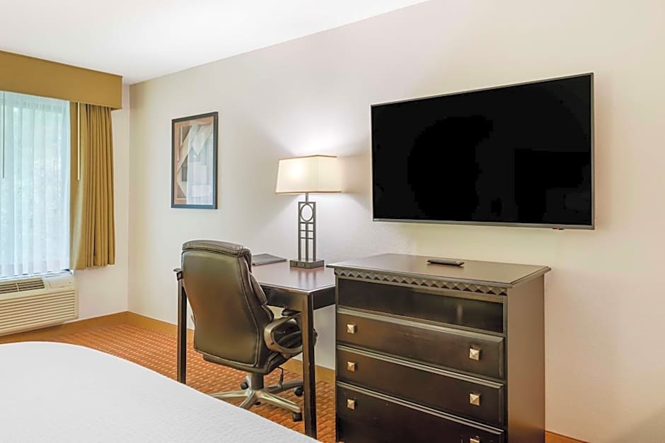 BEST WESTERN PLUS HOPEWELL FORT LEE