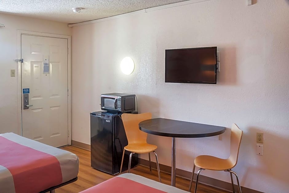 Motel 6 Mesquite, TX - Rodeo - Convention Ctr