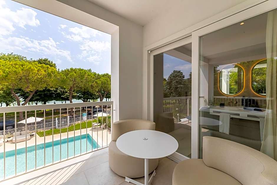 Hi Hotels Sirmione - Lakeview Pool