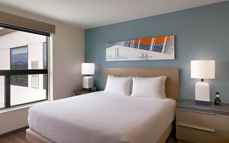 King Studio Suite with Kitchen and Sofa Bed