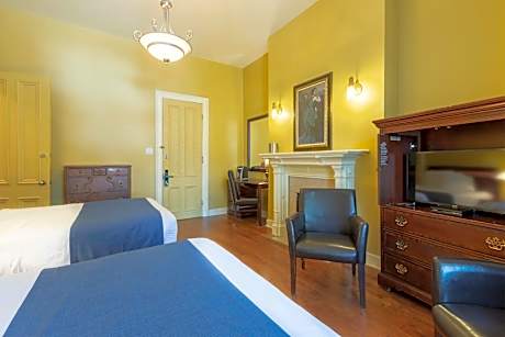 Standard Double Room with Two Double Beds