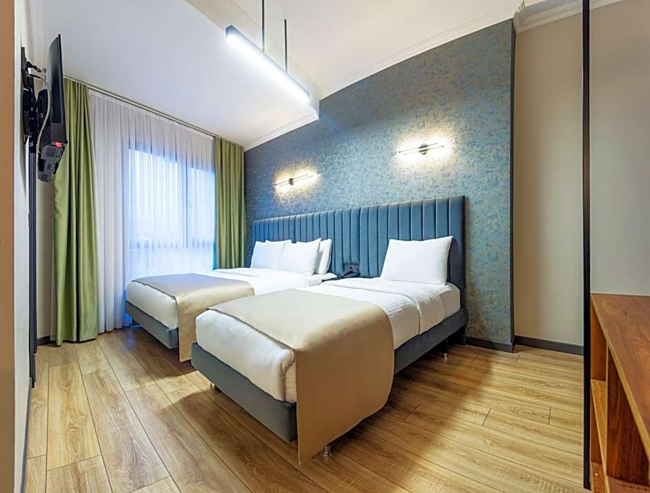 Lenora Airport Hotel