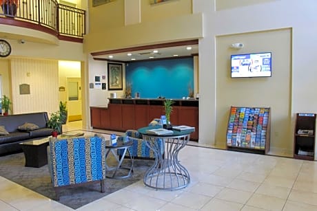 Best Western Plus Lake Elsinore Inn & Suites