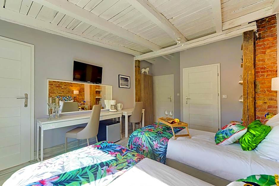 Kamienica Gdynia hotelowe komfortowe łóżka, plaża Orłowo molo