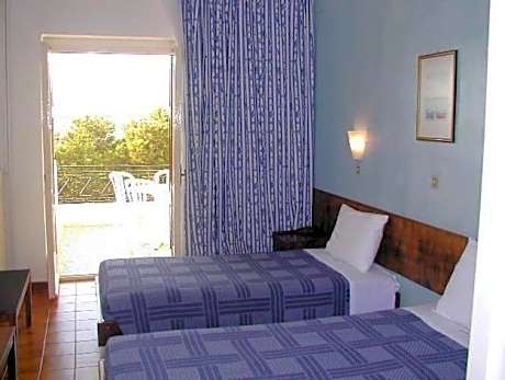 Triple Room with Sea View