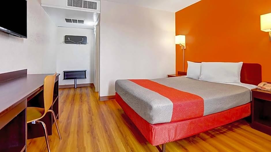 Motel 6-Grants, NM