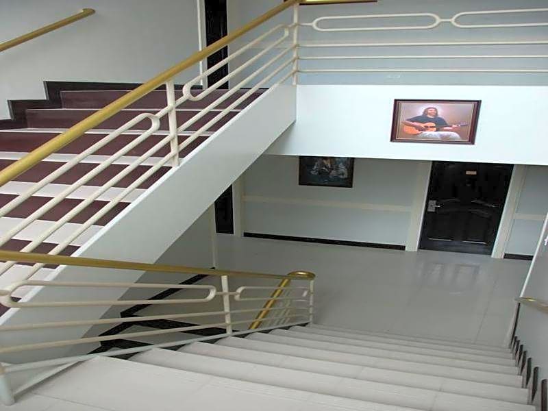 Ruemango Apartelle and Suites