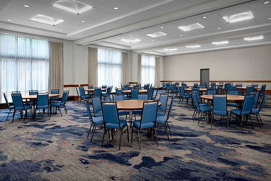 Courtyard by Marriott Richmond Downtown