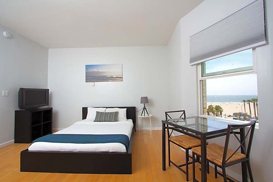 AIR Venice on the Beach