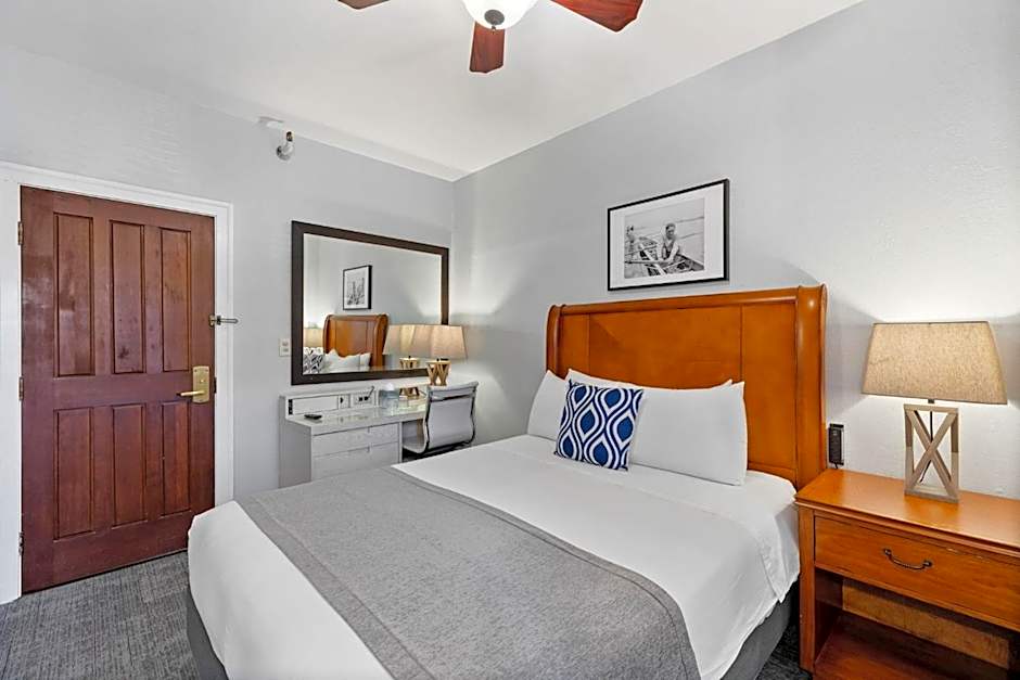 College Inn Hotel