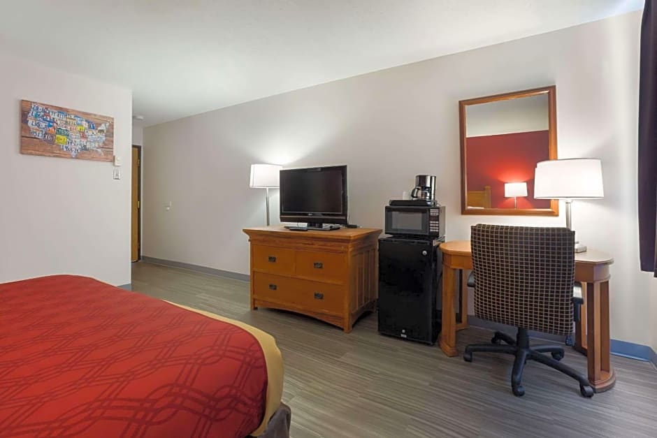 ECONO LODGE INN & SUITES