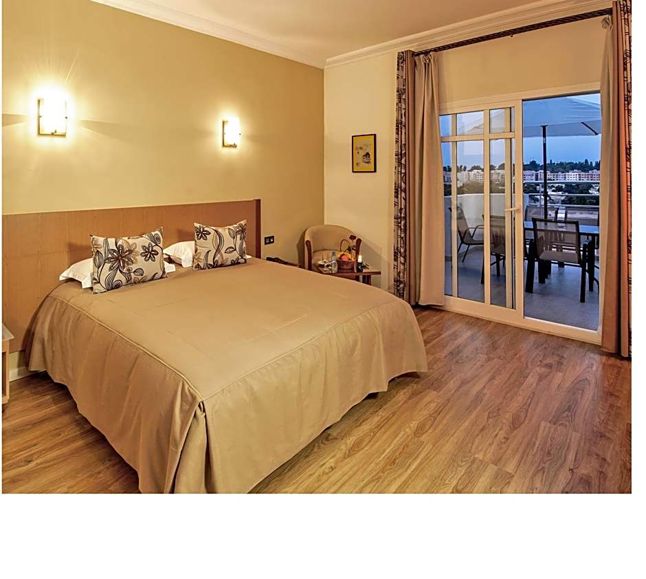 Across Hotels & Spa