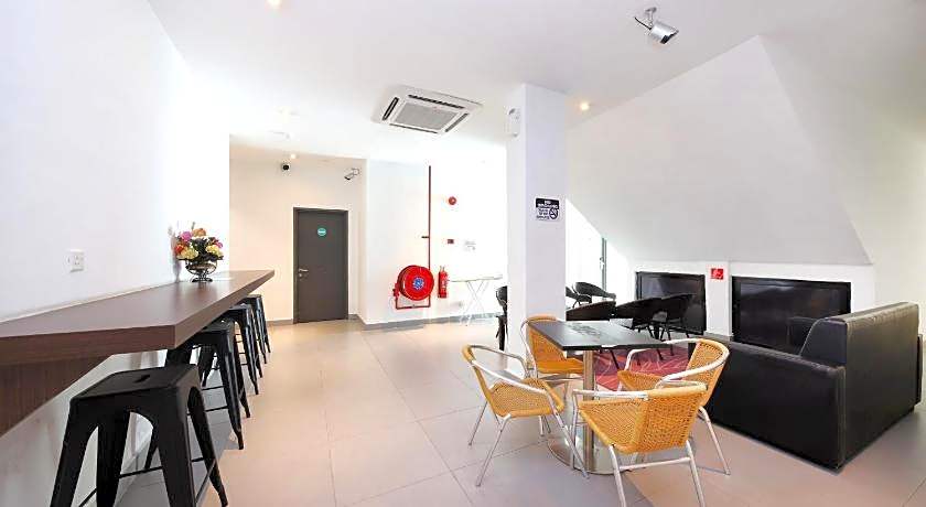 Super OYO 246 Link Inn