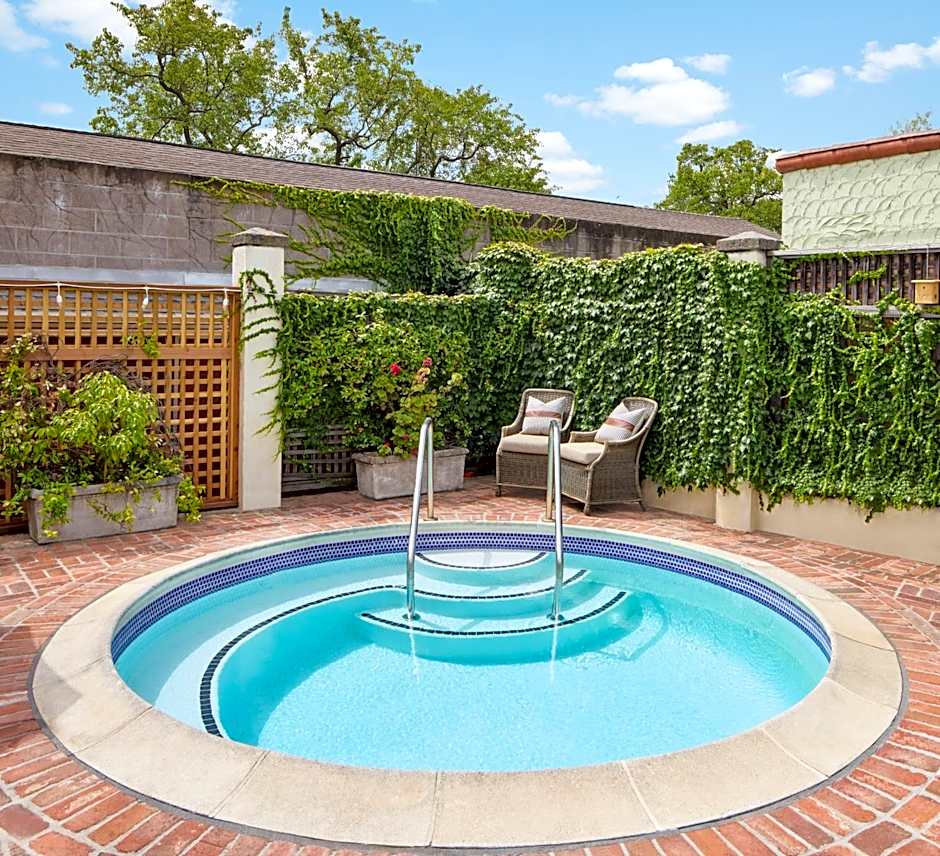 Maison Fleurie, A Four Sisters Inn