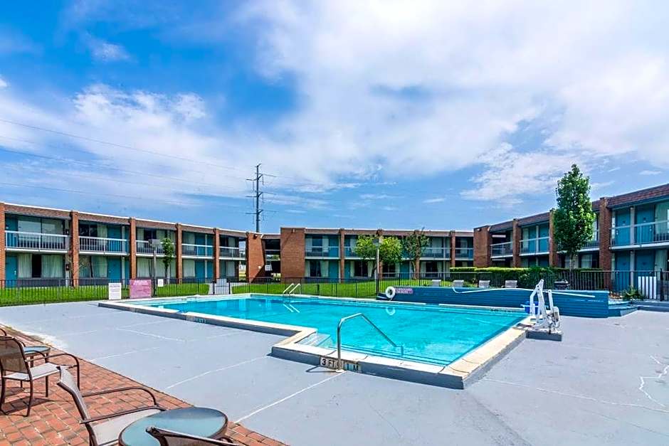 Americas Best Value Inn and Suites