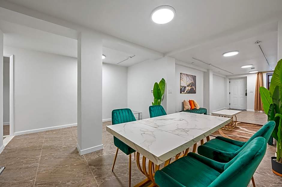 Upper East Side Luxury 3BR 2B 1700 square feet