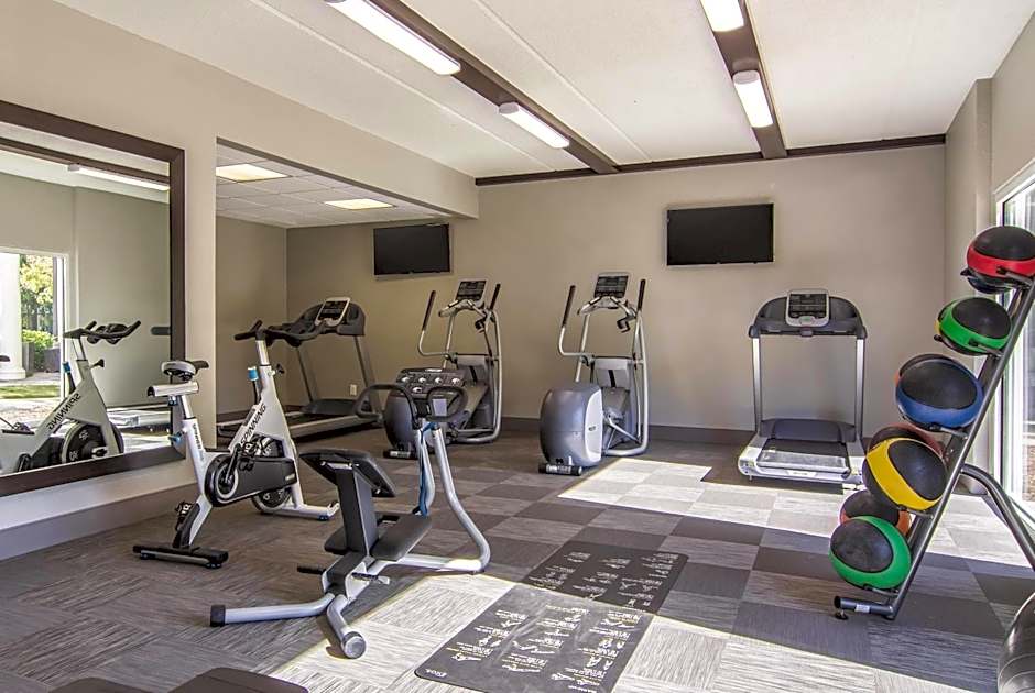 La Quinta Inn & Suites by Wyndham Atlanta Perimeter Medical Center