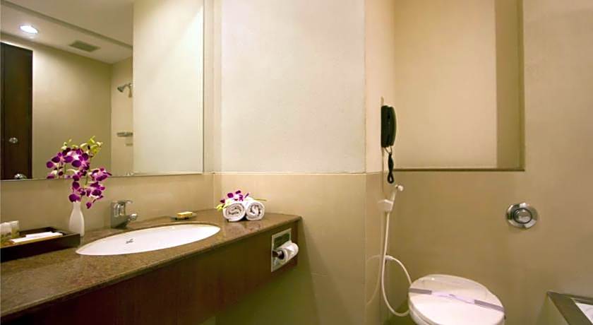 Express Towers Hotel