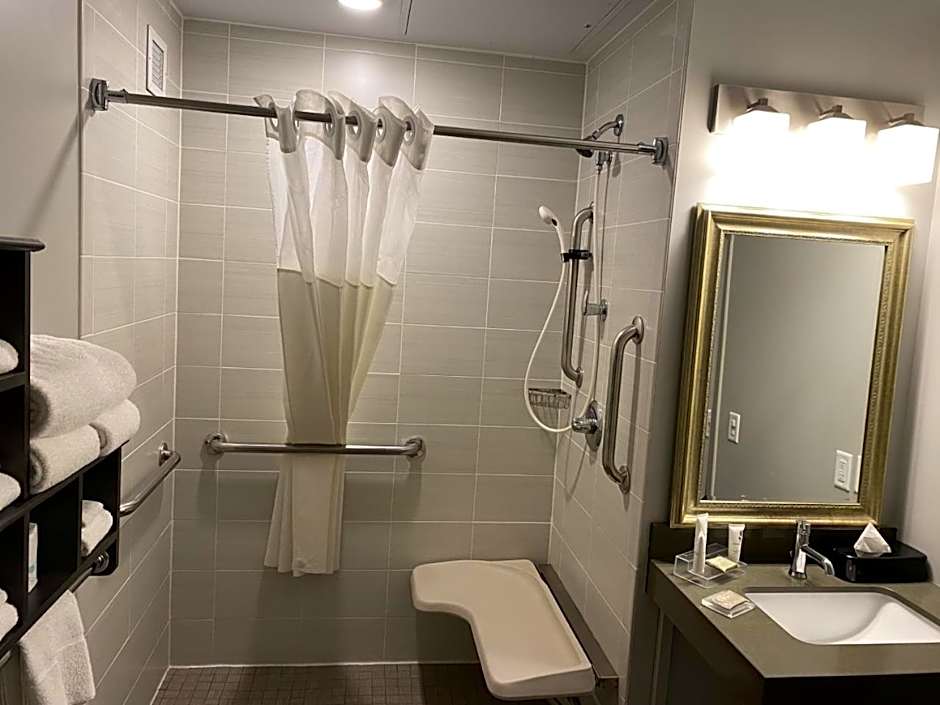 Country Inn & Suites by Radisson, Bemidji, MN