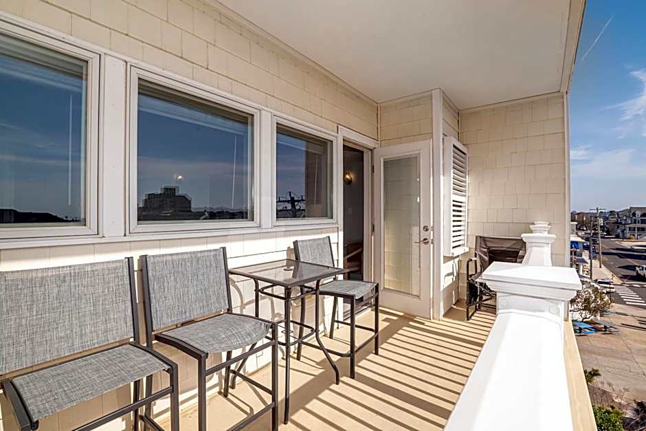 Biscayne Suites