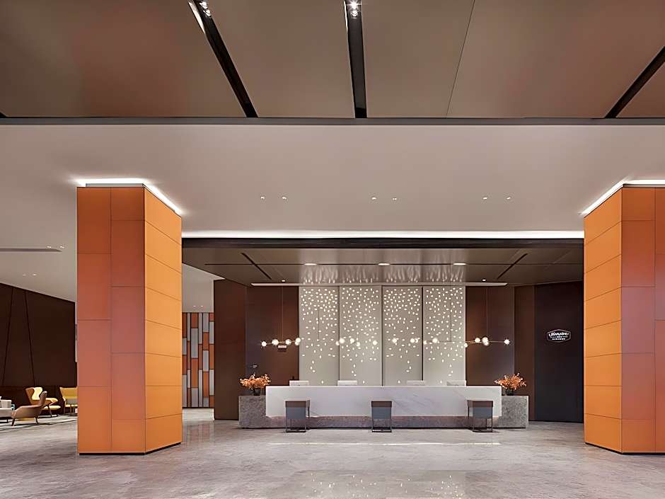 Hampton by Hilton Qionghai Railway Station