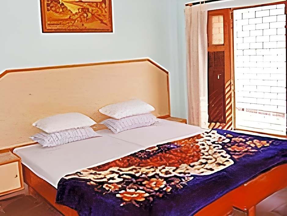 Puja Guest House – Varanasi, VA