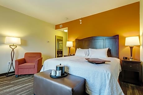 1 King W/Microwv/Fridge Nonsmoke