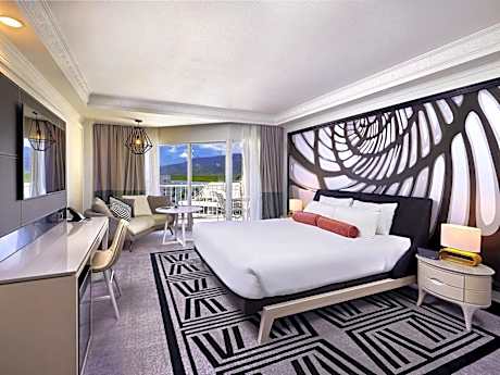 Deluxe Harbour View Room King