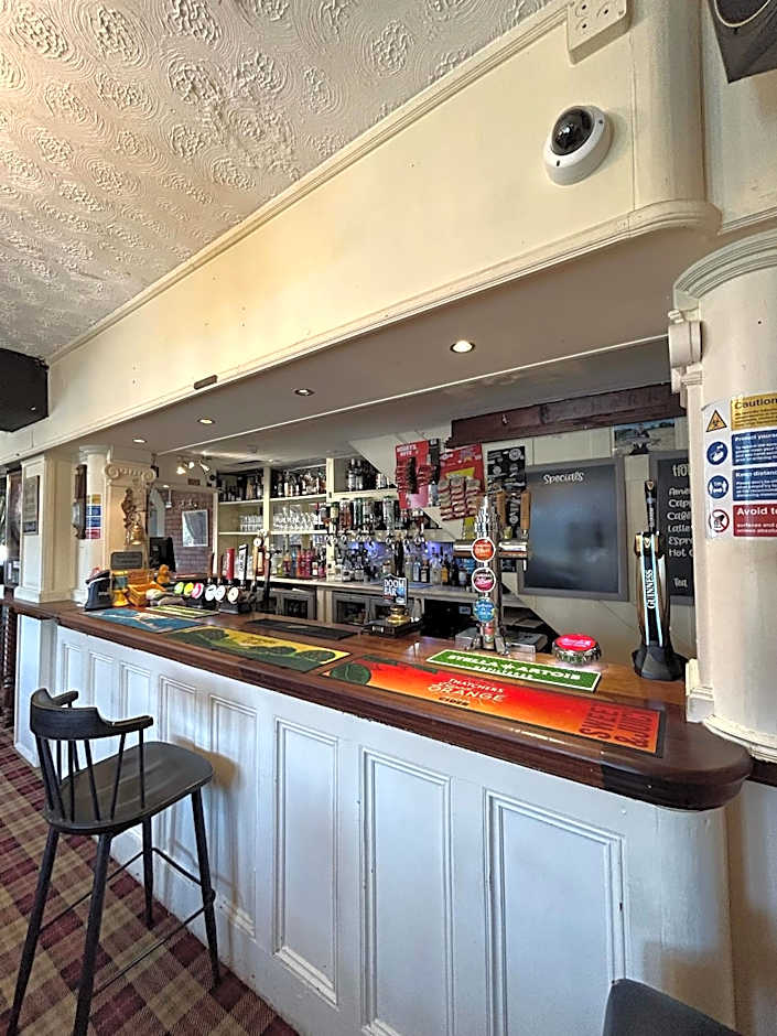 Halfway House Inn Country Lodge
