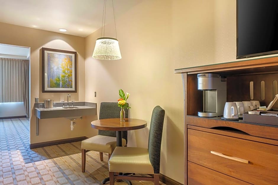 Best Western Premier Boulder Falls Inn