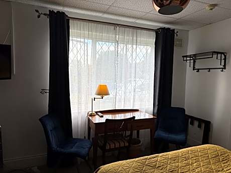 Triple Room with Private Bathroom