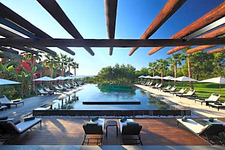 Asia Gardens Hotel & Thai Spa, a Royal Hideaway Hotel