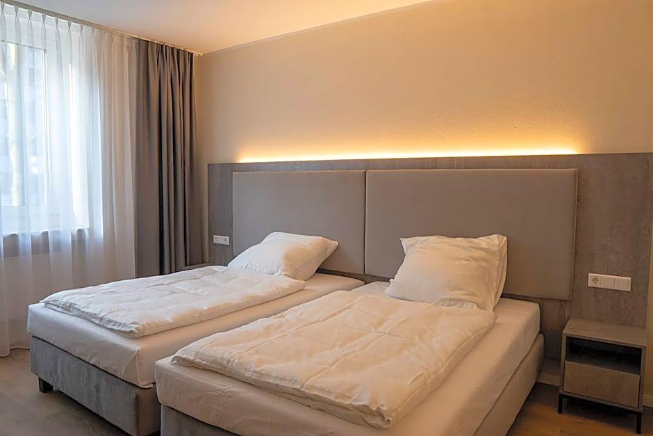 Diamonds Hotel