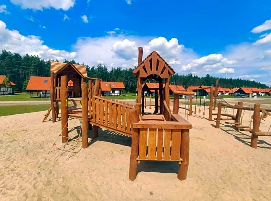 Domek z basenem nad jeziorem Gwiazdy, Ostoja Bukowo, Kaszuby