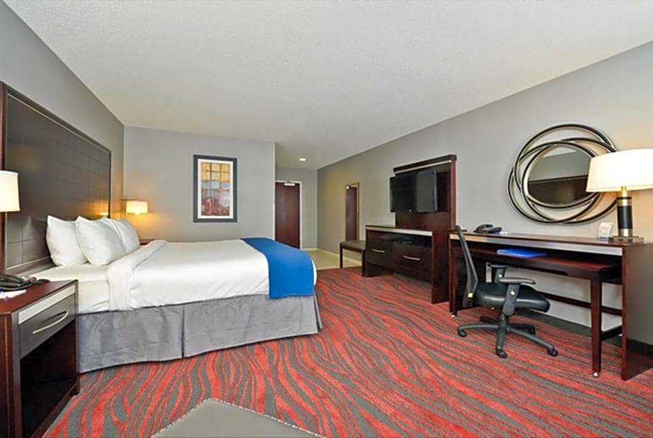 Holiday Inn Express & Suites Utica, an IHG Hotel