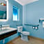 Quality Inn & Suites At Coos Bay