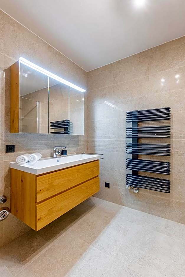 Praga Apartments & Restaurant Zell am See-Kaprun