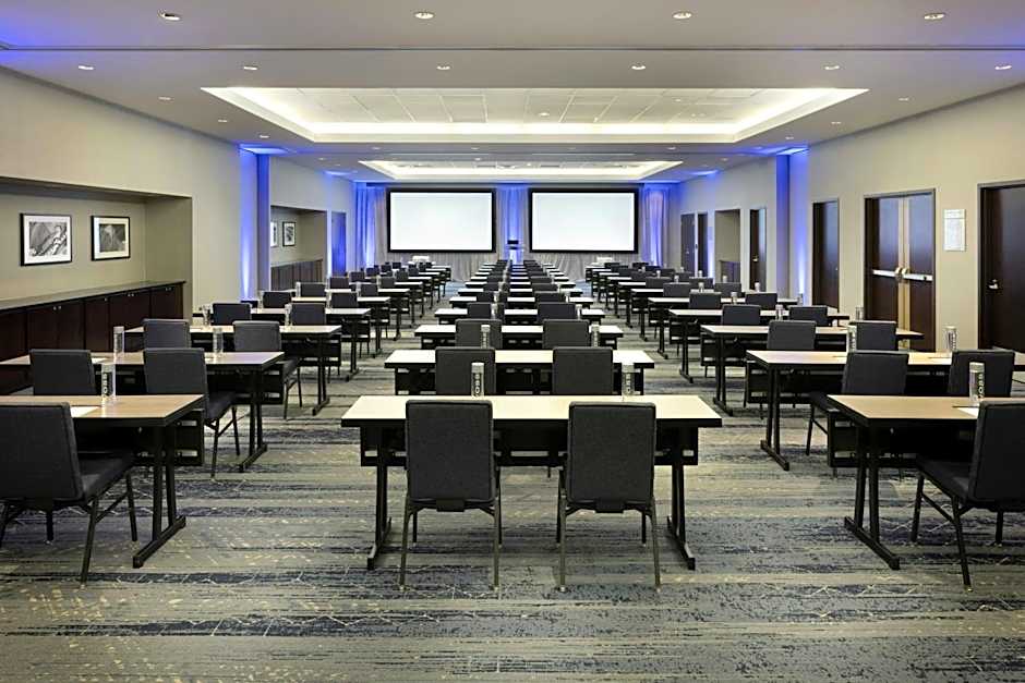 Courtyard by Marriott Chicago Downtown/Magnificent Mile