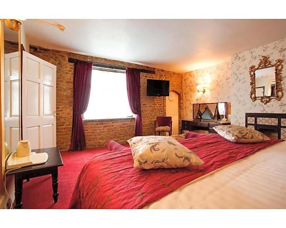 The Rose and Crown Hotel