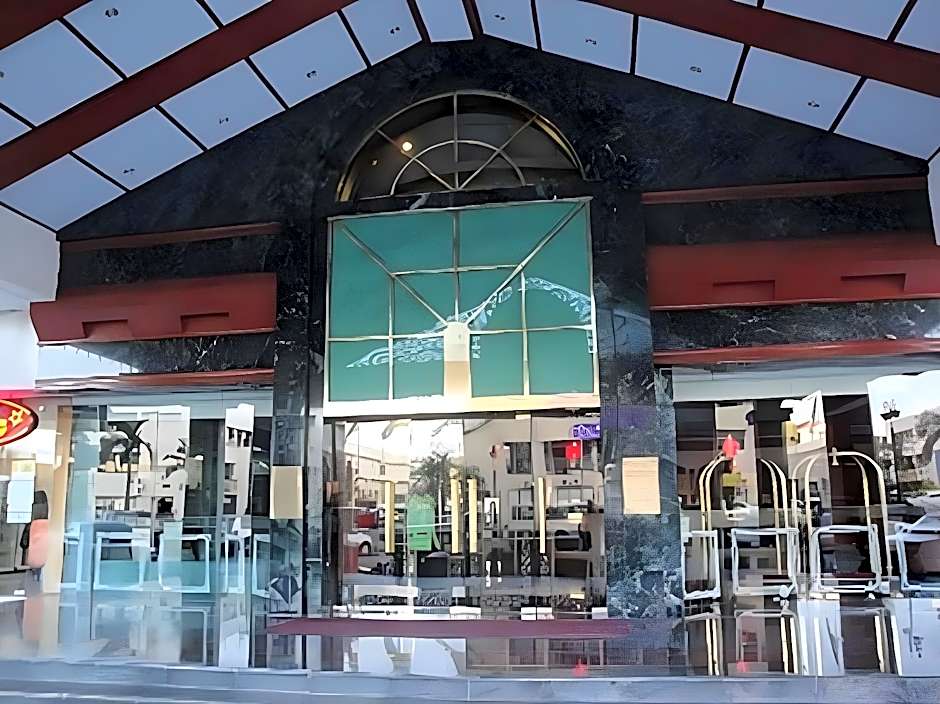 The Centrepoint Hotel