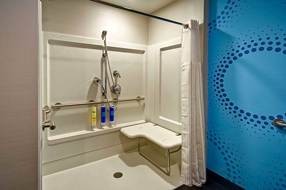 Photo 1 of 2 of 1 King Bed, Mobility Accessible, Roll in Shower