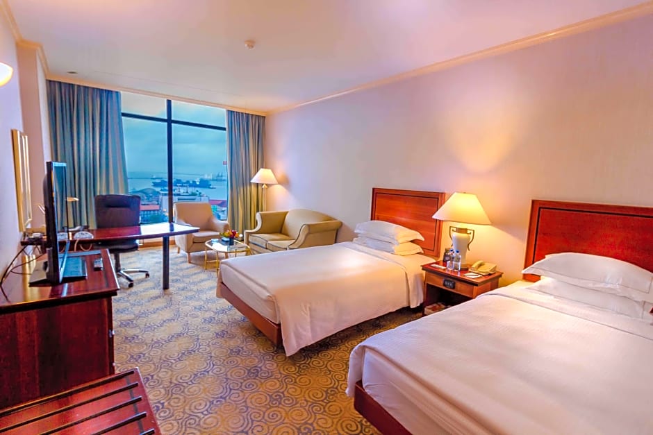 Photo 1 of 11 of Hilton Executive 2 Beds