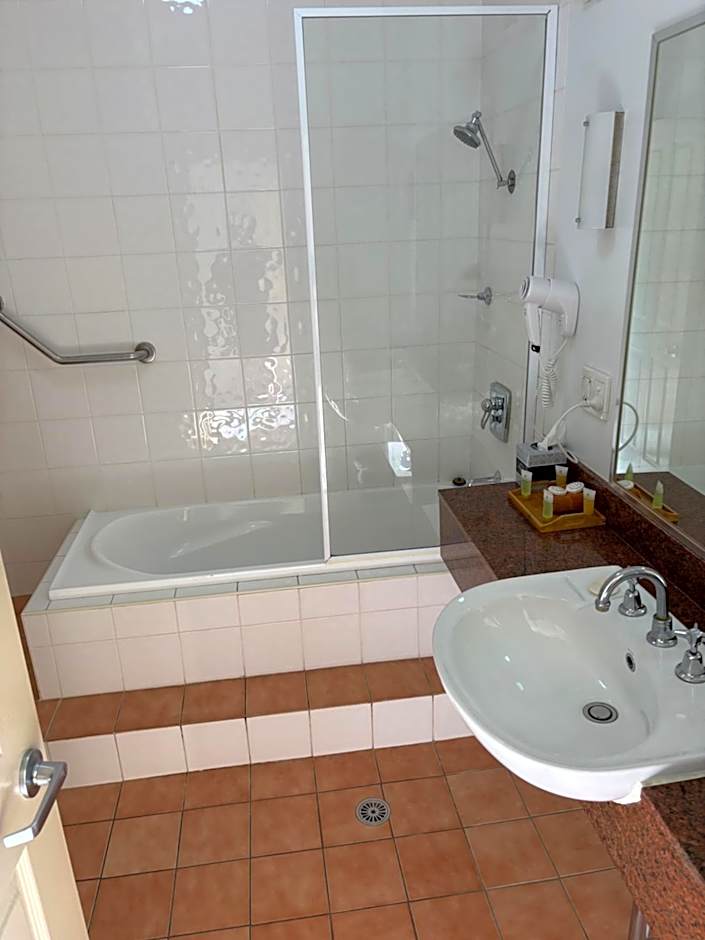 Golden Guitar Motor Inn