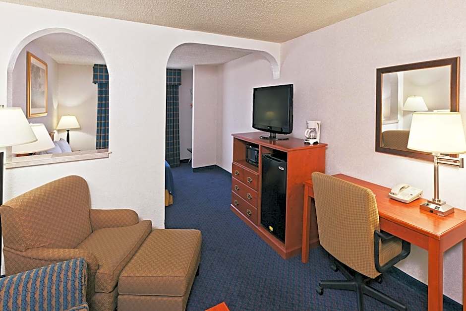 Ramada by Wyndham Santa Fe