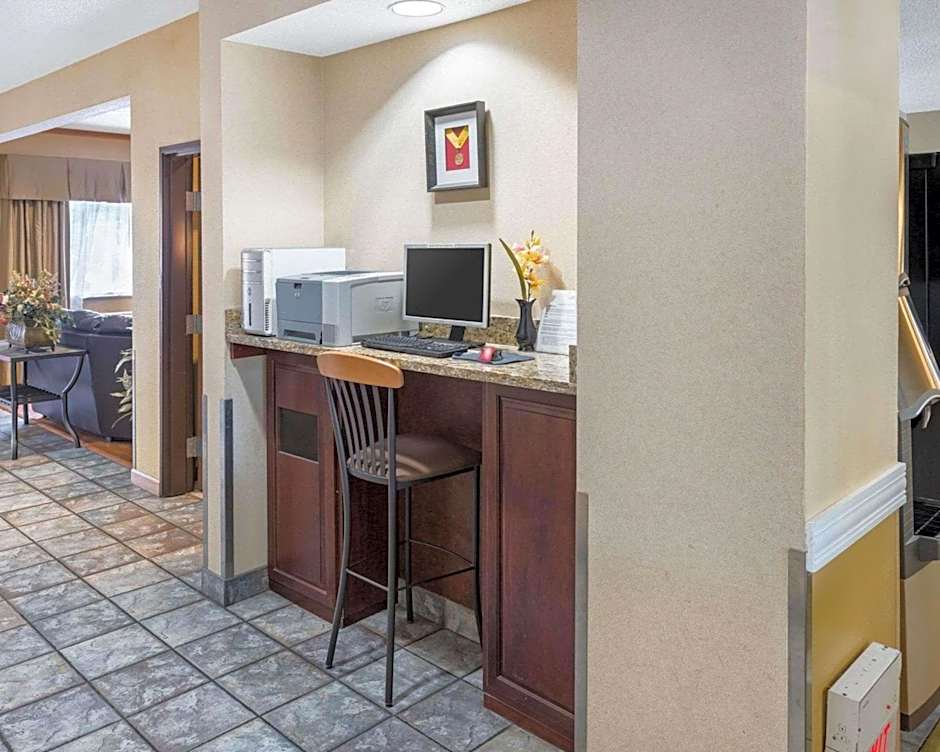 Quality Inn Lakeville