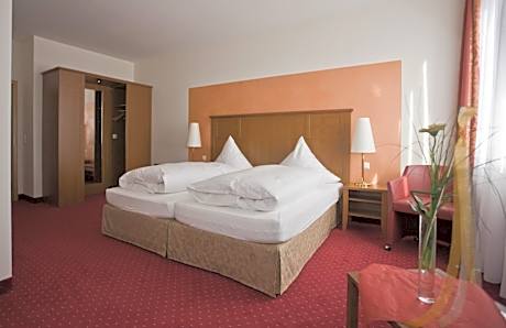 Comfort Triple Room with Shower