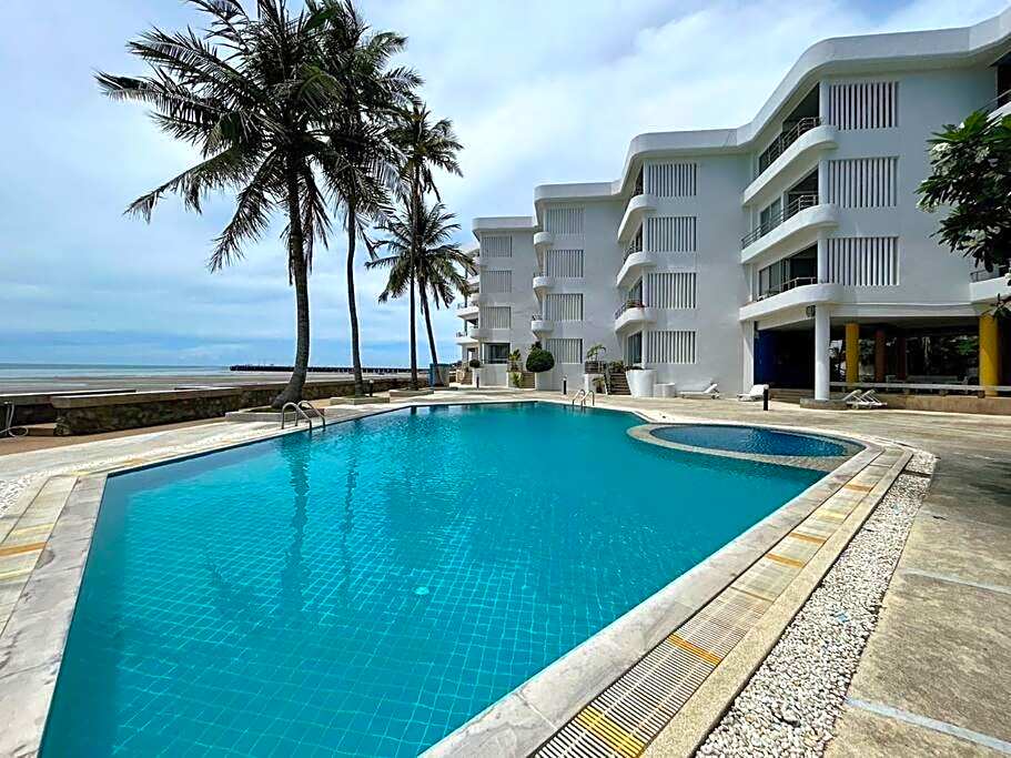 Seaview 2 bed in the heart of Hua Hin - BP2