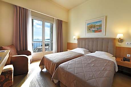 Double or Twin Room with Sea View